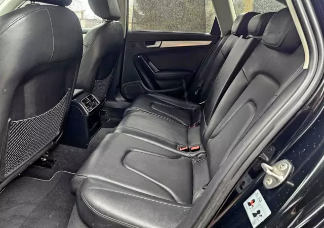 AUDI A4 Avant 2.0 TDI DPF quattro S line Sportpaket (plus)