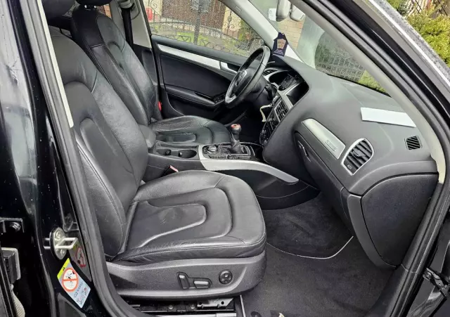 AUDI A4 Avant 2.0 TDI DPF quattro S line Sportpaket (plus)