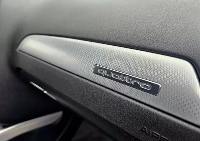 AUDI A4 Avant 2.0 TDI DPF quattro S line Sportpaket (plus)