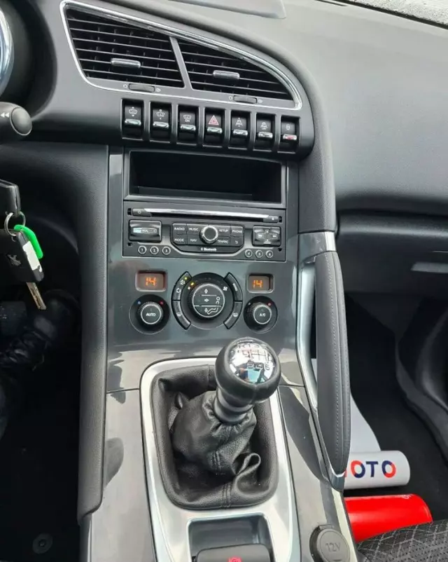 PEUGEOT 3008 1.6 THP Allure