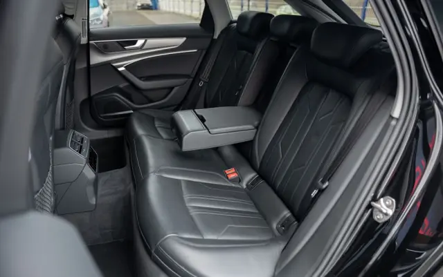 AUDI A6 Avant 40 TDI quattro S tronic sport