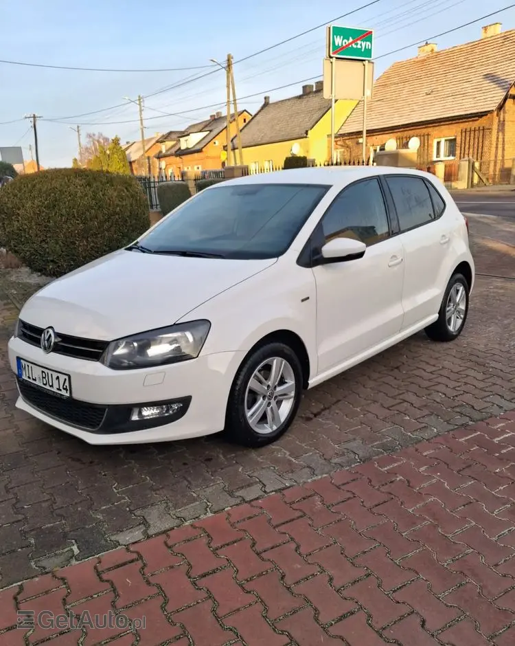VOLKSWAGEN Polo 