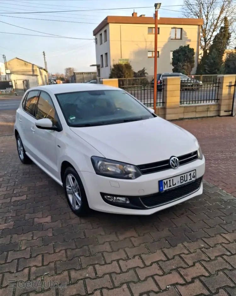 VOLKSWAGEN Polo 