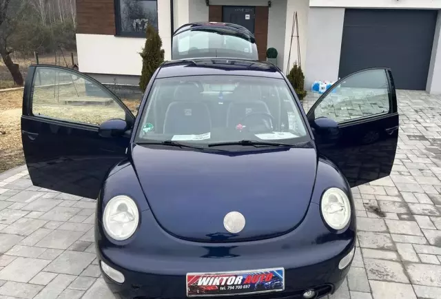 VOLKSWAGEN New Beetle 