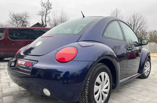 VOLKSWAGEN New Beetle 