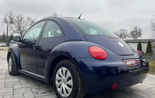 VOLKSWAGEN New Beetle 