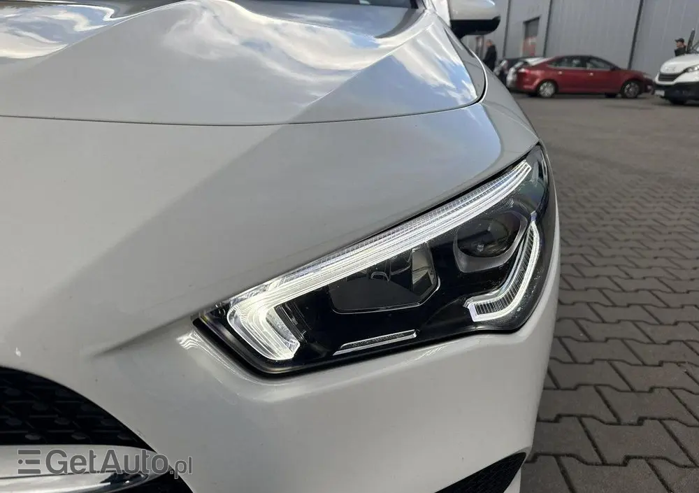 MERCEDES-BENZ CLA 180 7G-DCT