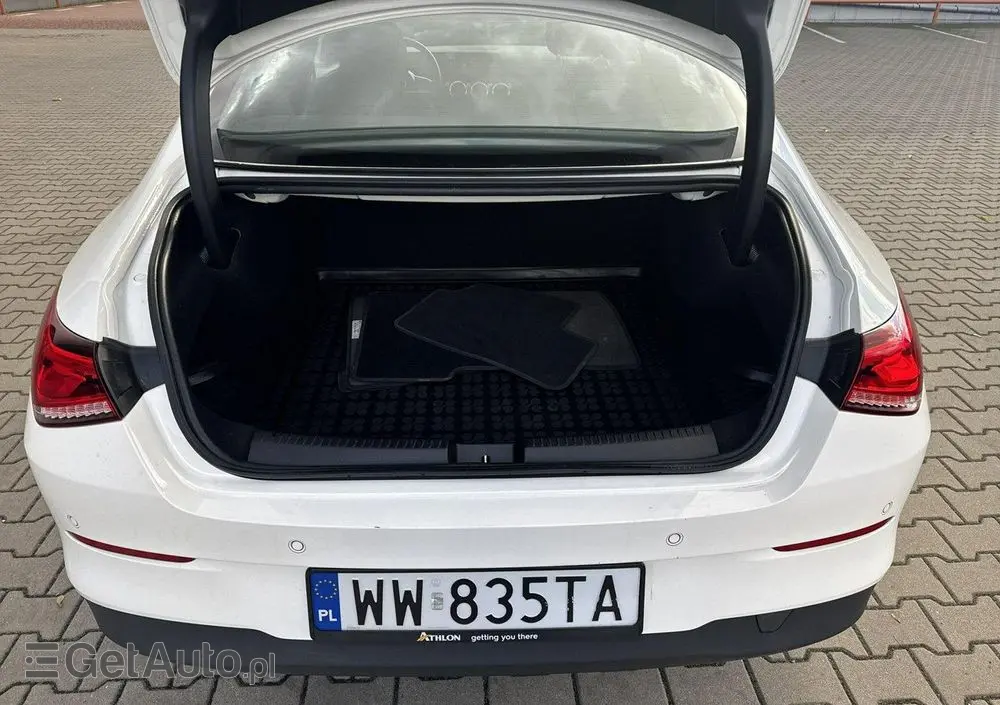 MERCEDES-BENZ CLA 180 7G-DCT