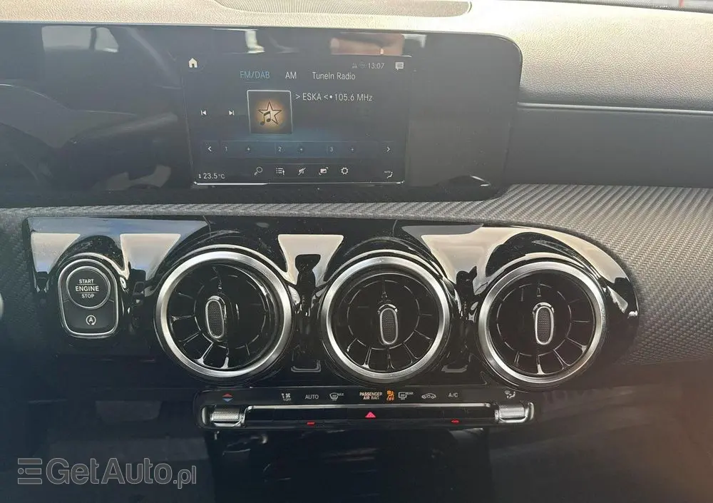 MERCEDES-BENZ CLA 180 7G-DCT