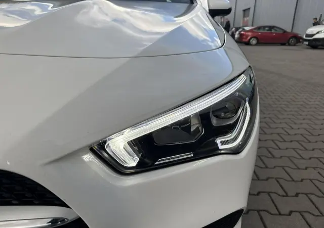 MERCEDES-BENZ CLA 180 7G-DCT