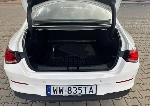 MERCEDES-BENZ CLA 180 7G-DCT