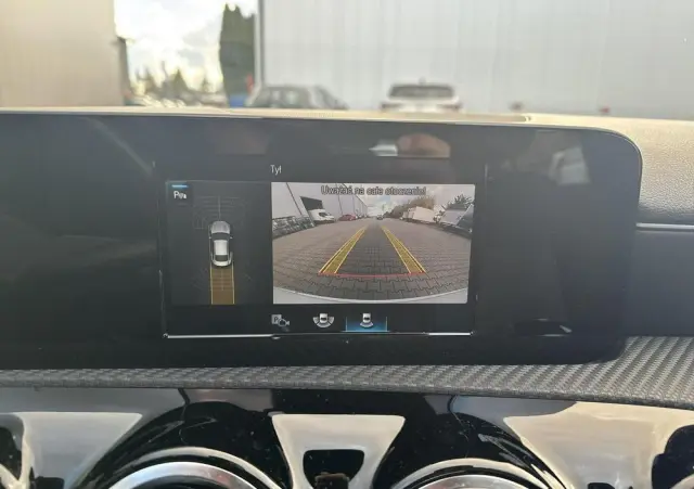 MERCEDES-BENZ CLA 180 7G-DCT