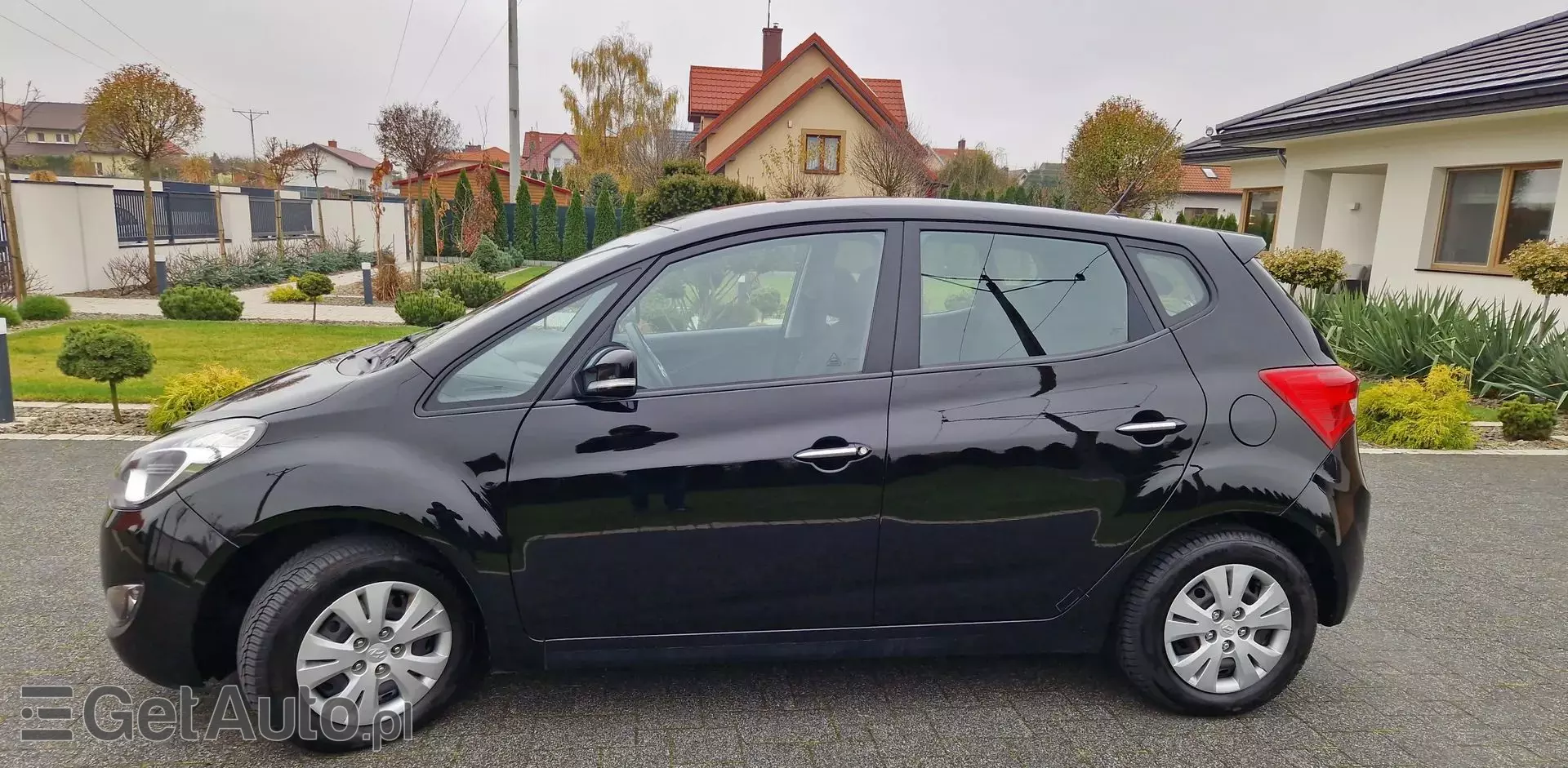 HYUNDAI Ix20 1.4i (90 KM)