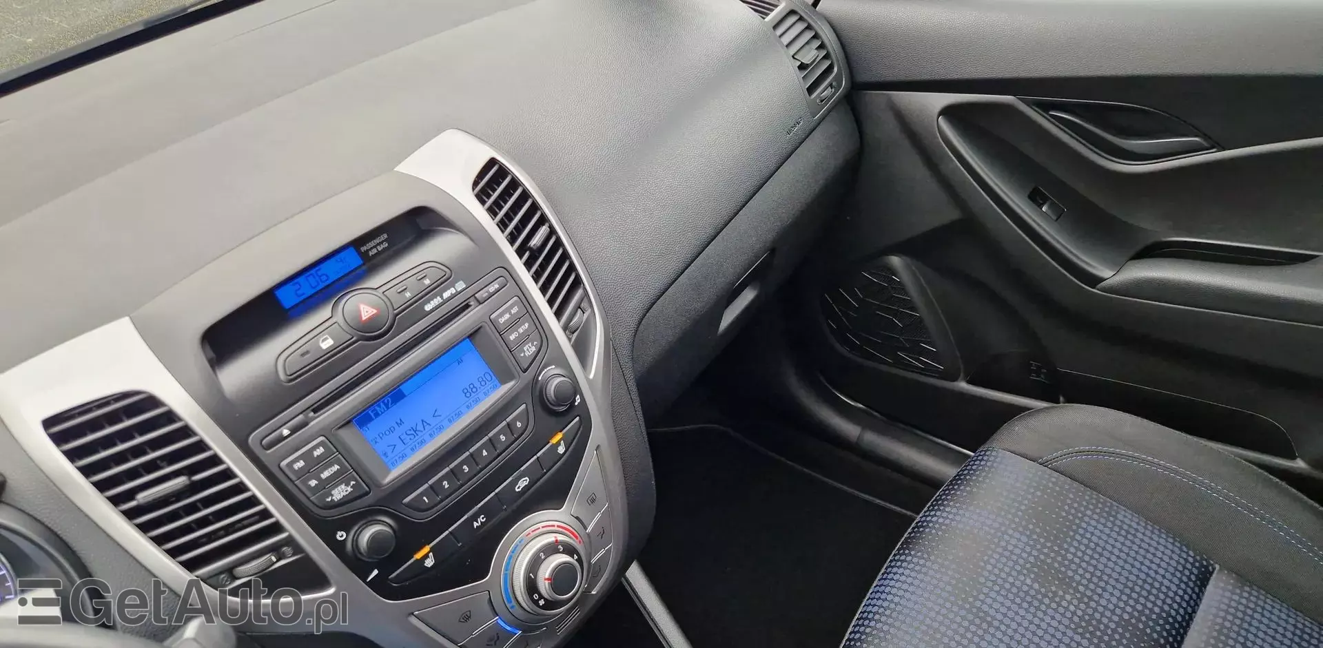 HYUNDAI Ix20 1.4i (90 KM)