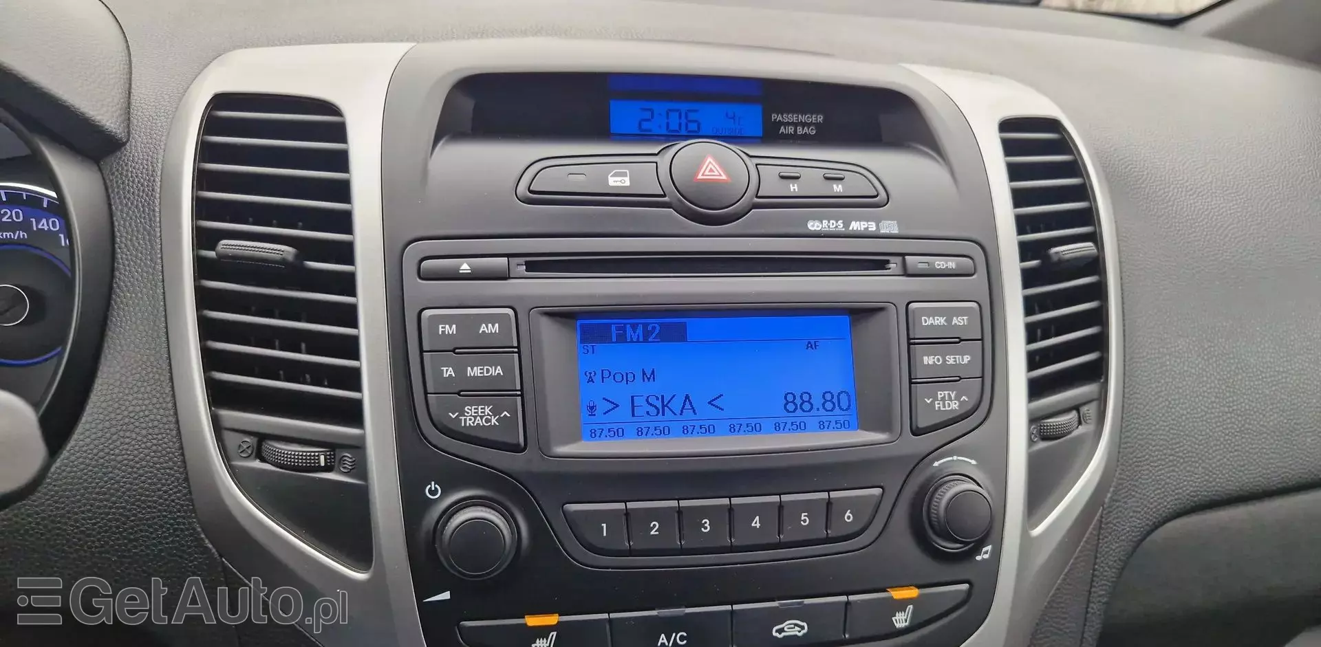 HYUNDAI Ix20 1.4i (90 KM)