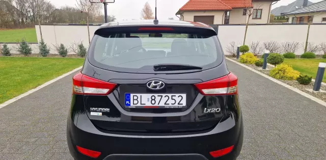 HYUNDAI Ix20 1.4i (90 KM)