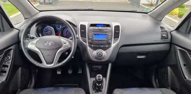 HYUNDAI Ix20 1.4i (90 KM)