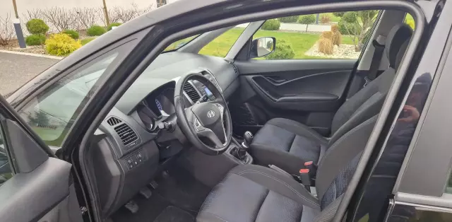 HYUNDAI Ix20 1.4i (90 KM)