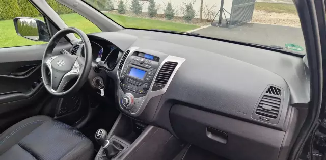 HYUNDAI Ix20 1.4i (90 KM)