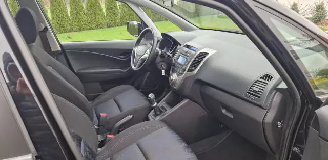 HYUNDAI Ix20 1.4i (90 KM)
