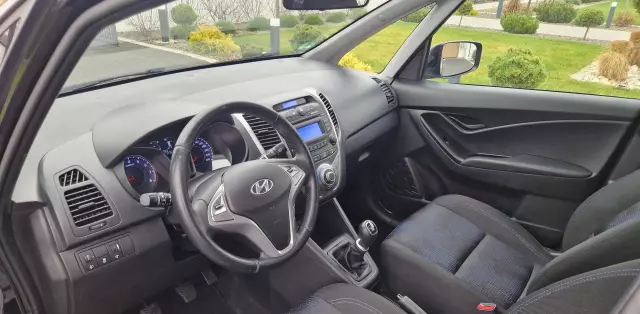 HYUNDAI Ix20 1.4i (90 KM)