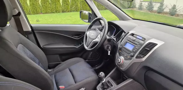 HYUNDAI Ix20 1.4i (90 KM)