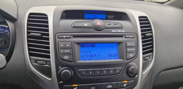 HYUNDAI Ix20 1.4i (90 KM)