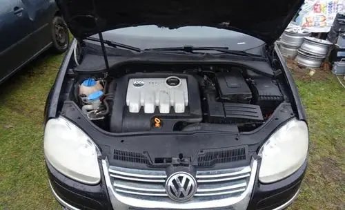 VOLKSWAGEN Jetta 