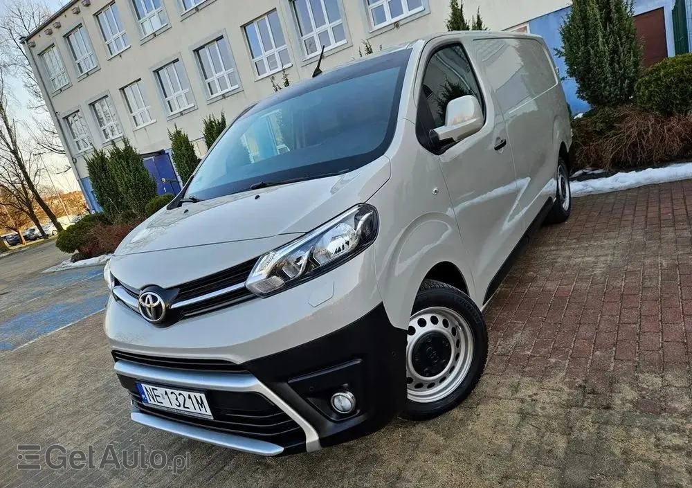 TOYOTA Proace 
