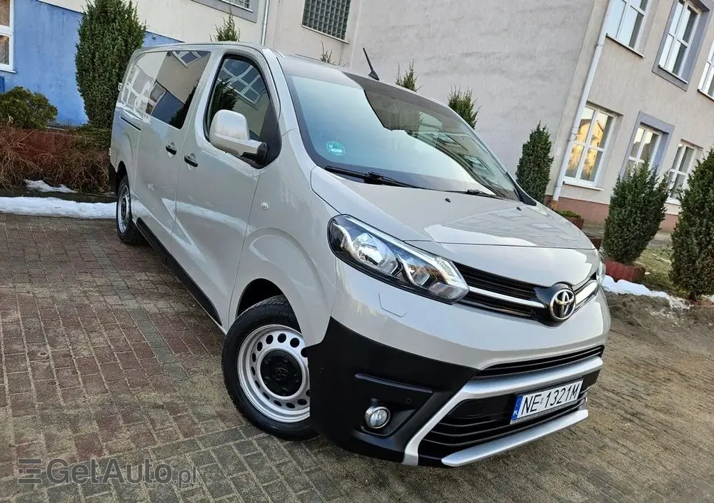 TOYOTA Proace 