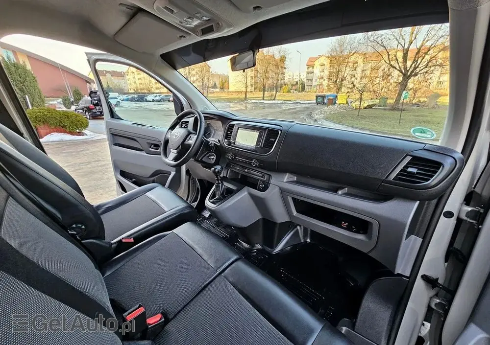 TOYOTA Proace 