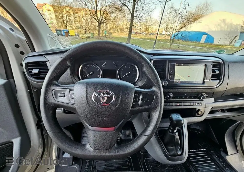 TOYOTA Proace 