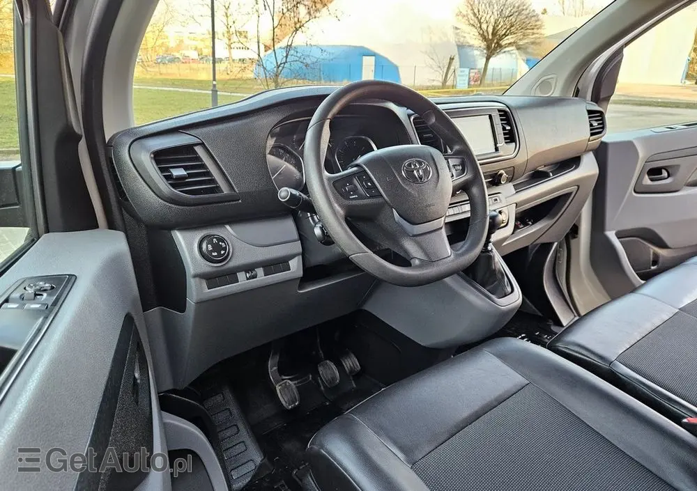 TOYOTA Proace 