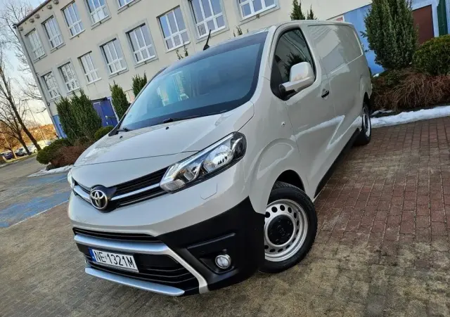 TOYOTA Proace 