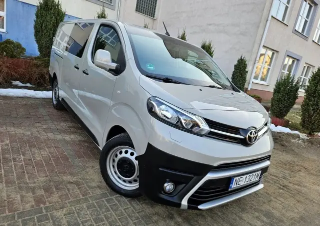 TOYOTA Proace 