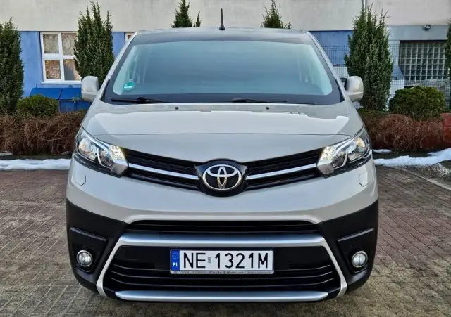 TOYOTA Proace 