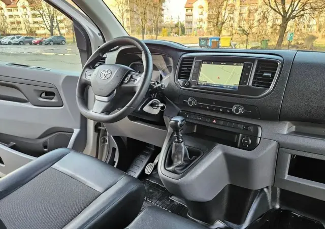 TOYOTA Proace 