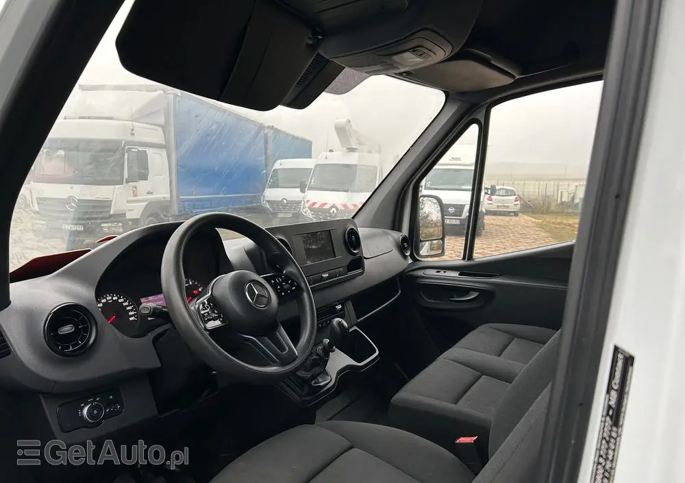 MERCEDES-BENZ Sprinter L2H2 