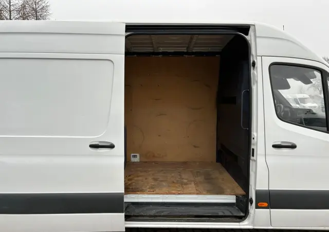 MERCEDES-BENZ Sprinter L2H2 