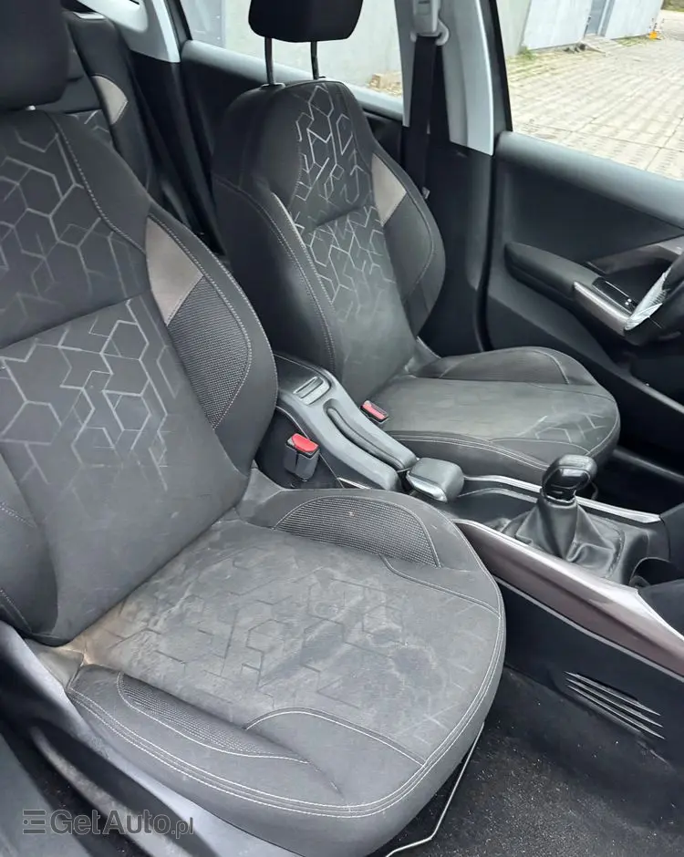 PEUGEOT 2008 82 VTI Acess