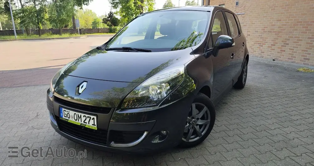 RENAULT Scenic 1.6 16V 110 TomTom Edition