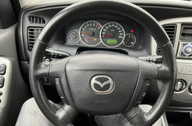 MAZDA Tribute 