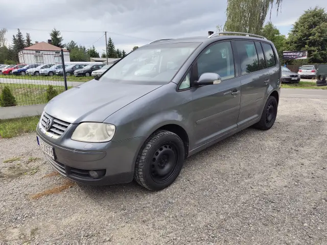 VOLKSWAGEN Touran 