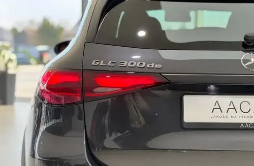 MERCEDES-BENZ GLC 