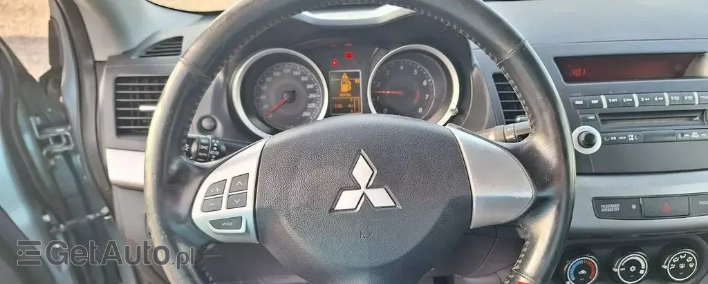 MITSUBISHI Lancer 