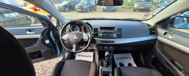 MITSUBISHI Lancer 