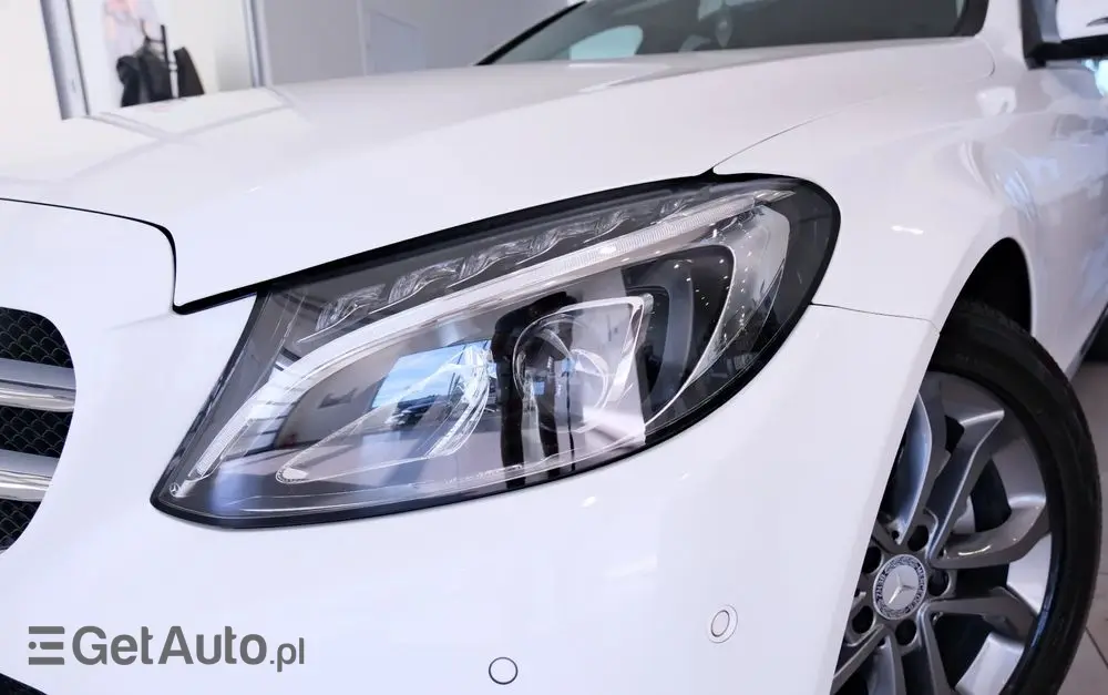 MERCEDES-BENZ Klasa C 200 7G-TRONIC