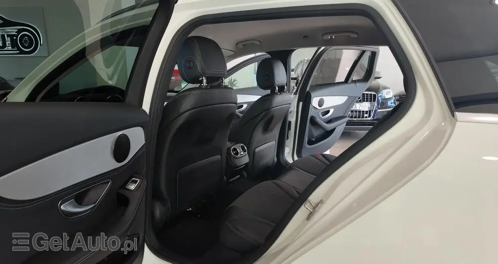 MERCEDES-BENZ Klasa C 200 7G-TRONIC