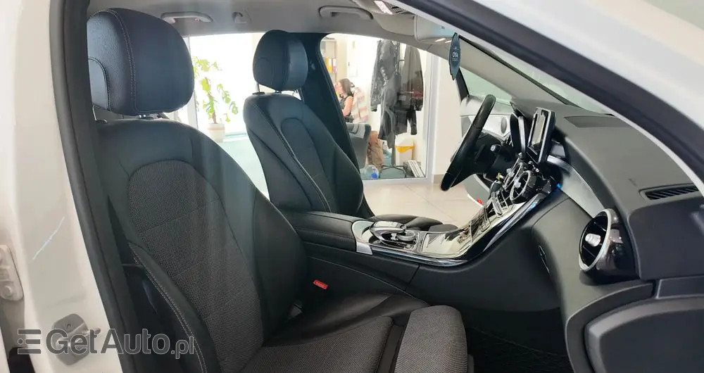 MERCEDES-BENZ Klasa C 200 7G-TRONIC