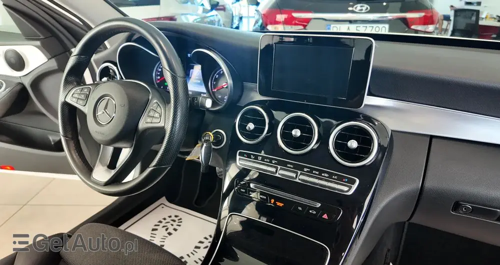MERCEDES-BENZ Klasa C 200 7G-TRONIC
